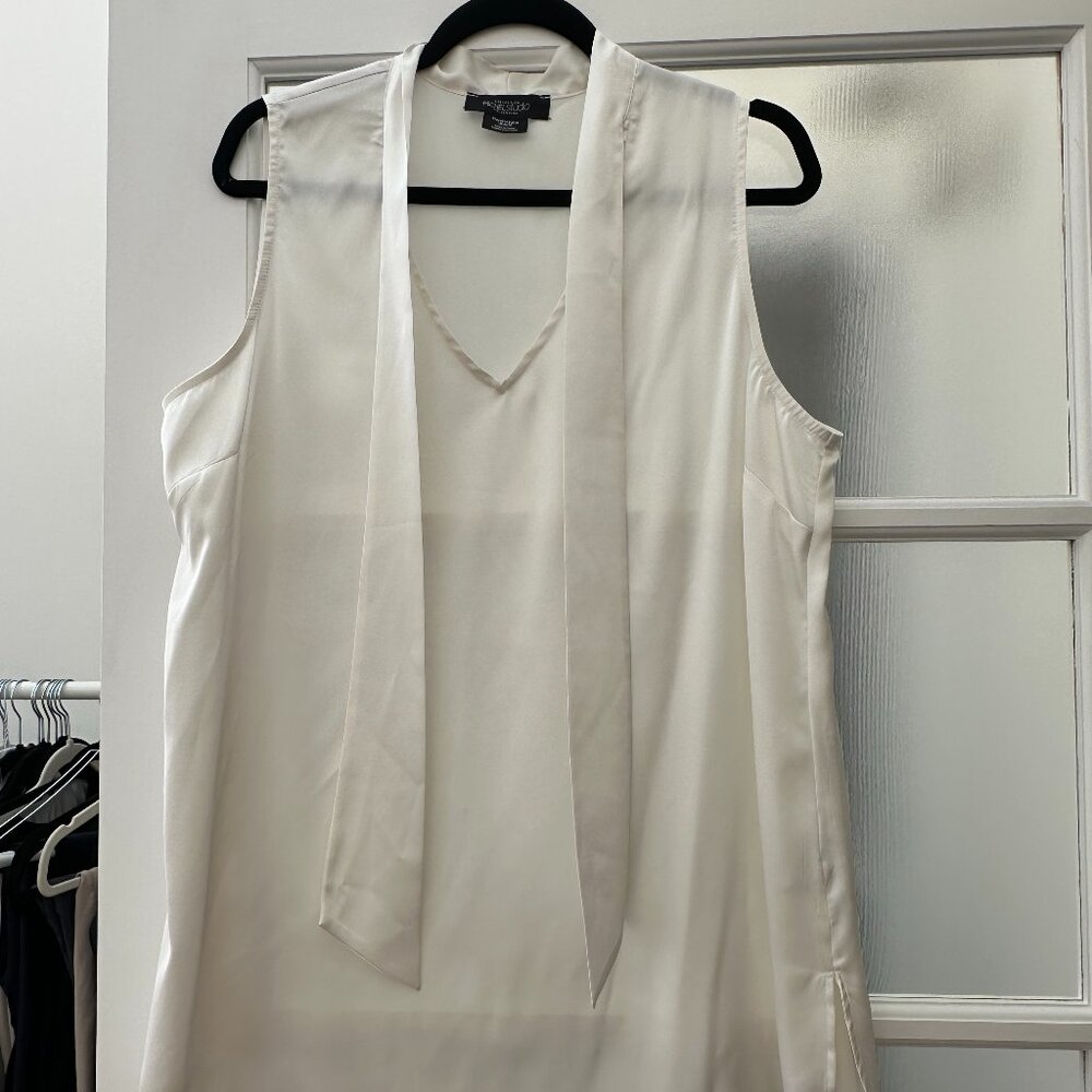 Women's Sleeveless Blouse